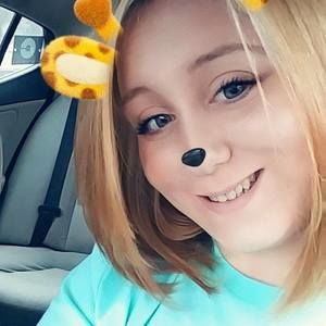 Meet your Posher, Holly